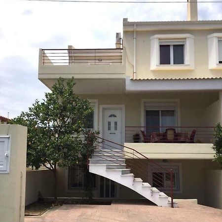 Amazing House In Kiato Near The Beach Exterior photo